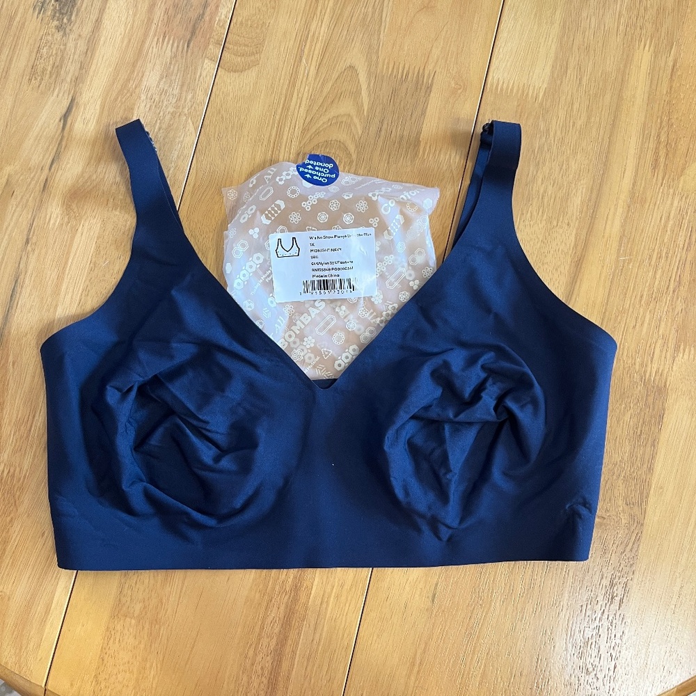 NWOT Bombas No Show Plunge Bralette